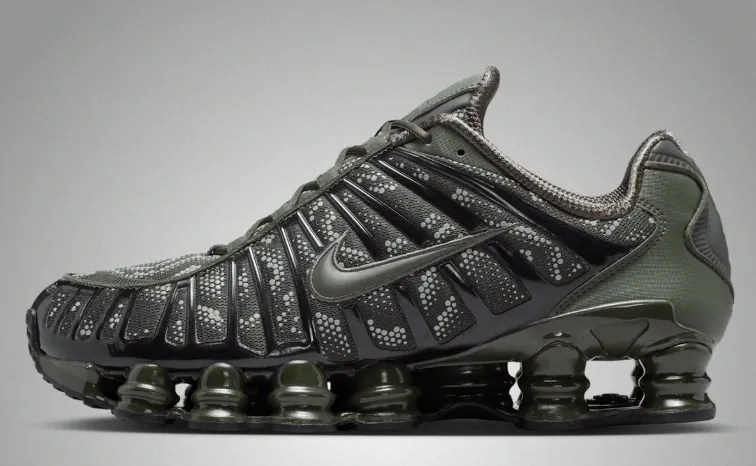 2. Y2K再燃を象徴するSHOX TL最新カラー.webp