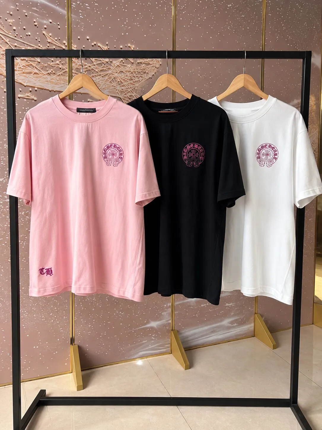 ピンクアクセント半袖Tシャツ🖤♡ これ、お得すぎる！3色とも可愛くて選べない🎀