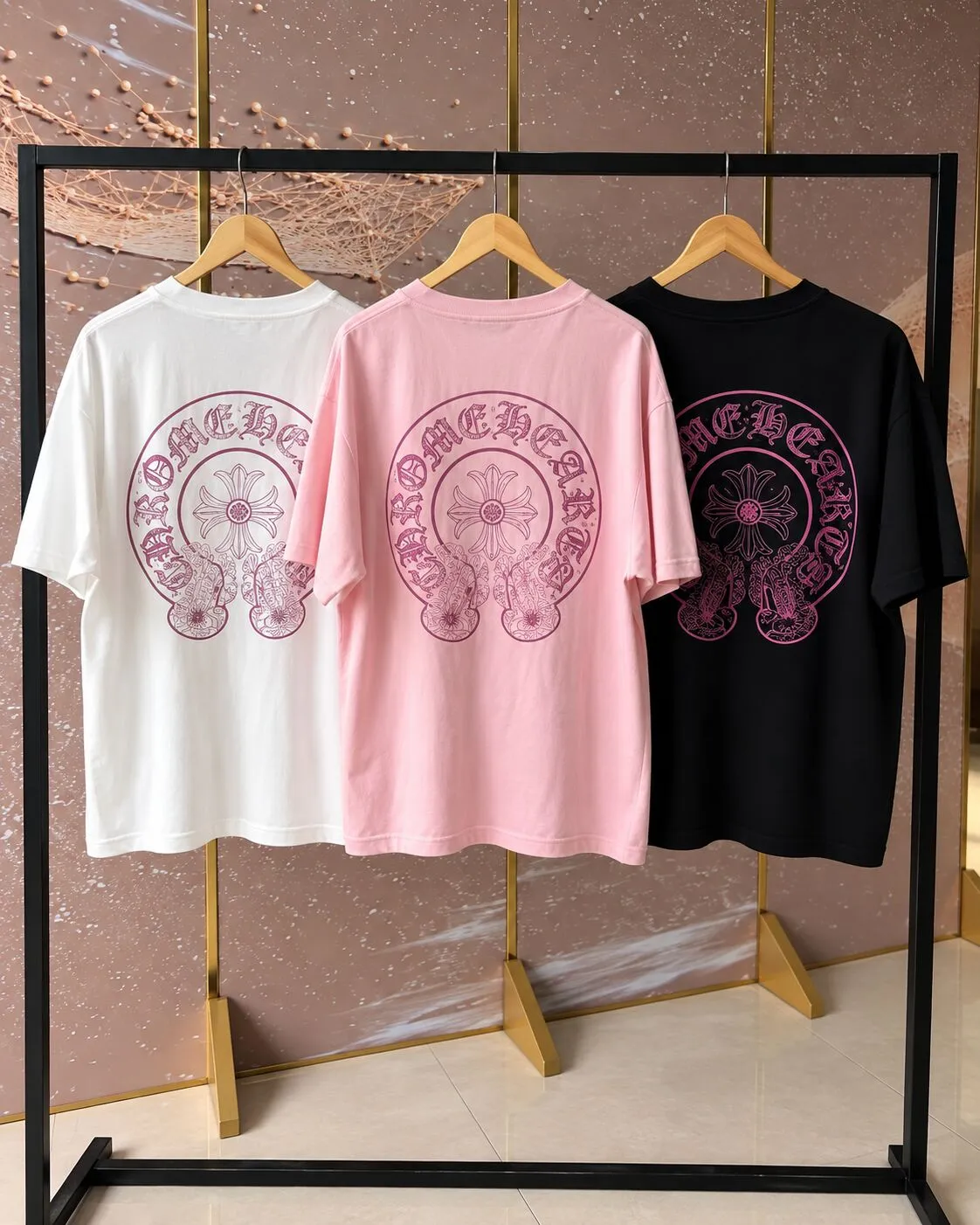 ピンクアクセント半袖Tシャツ (2).webp