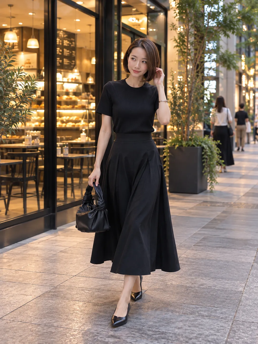 【オールブラックコーデ】プチプラで高見えコーデ✨ カフェで楽しむ大人のシンプルスタイル♡ (3).webp