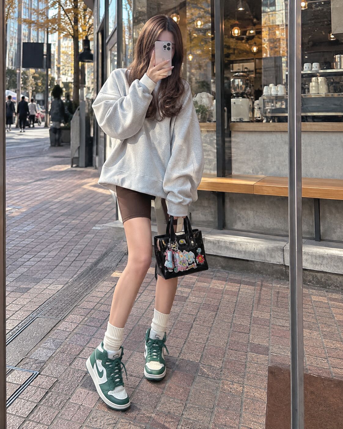 ブラウン系バイカーショーツに夢中♡ NIKEスニーカーでスポーツミックスコーデ.jpg
